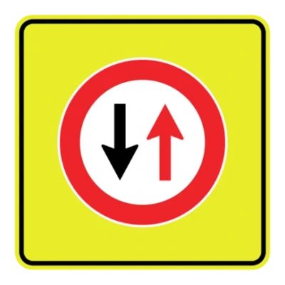 Karşıdan Gelene Yol Ver Levhası